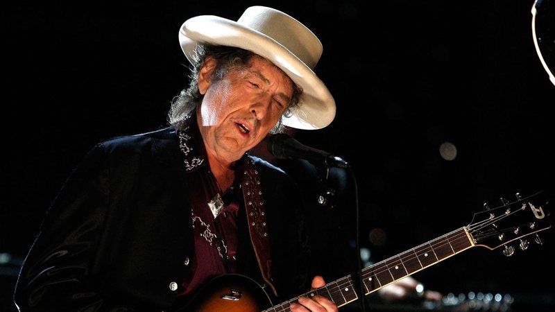 BOB DYLAN, A BIOGRAFIA DO CANTOR E COMPOSITOR QUE JÁ FOI NOBEL DA LITERATURA